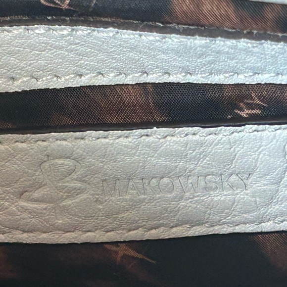 B. Makowsky Womens White & Silver Leather Stylish Crossbody Purse Bag One Size - Picture 12 of 13